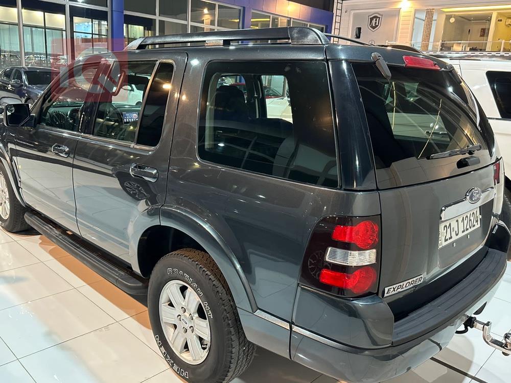 Ford Explorer